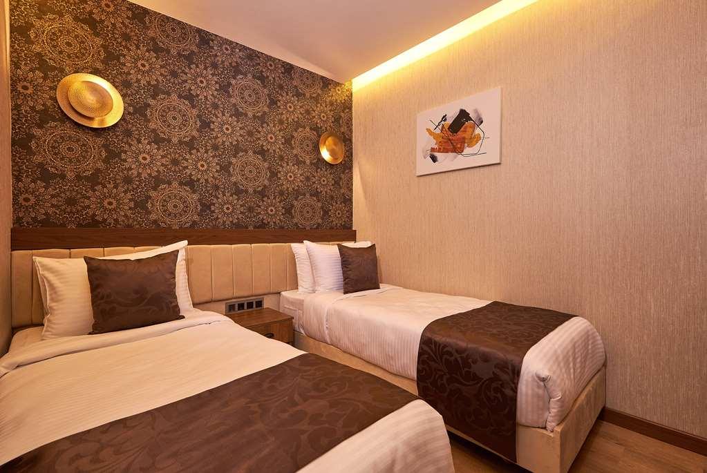 Operla Airport Hotels, Tm Istanbul Room photo