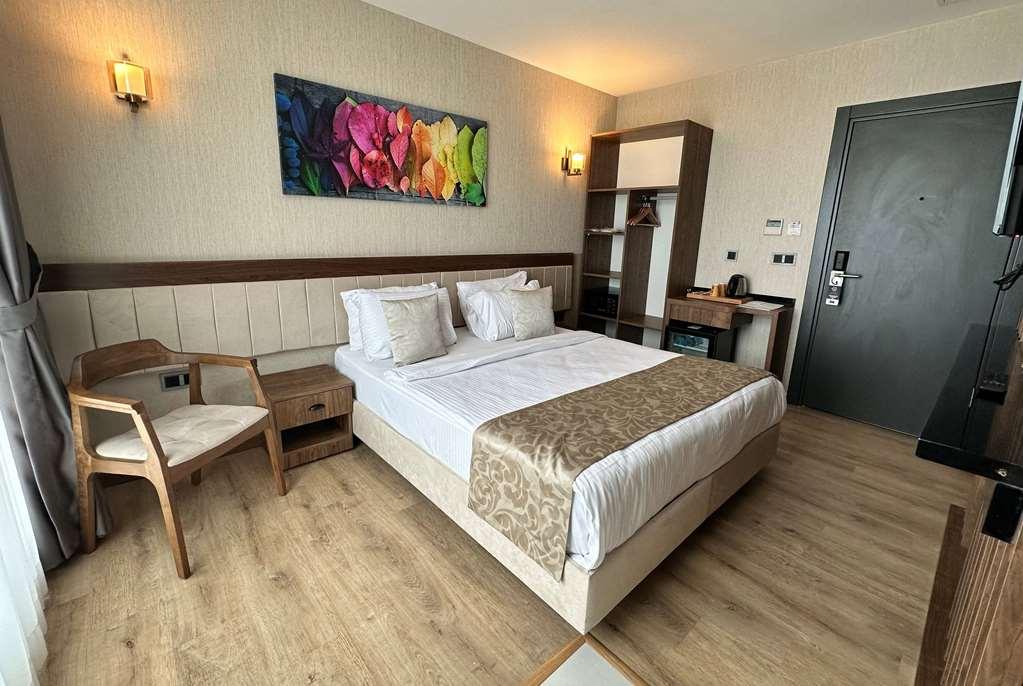 Operla Airport Hotels, Tm Istanbul Room photo