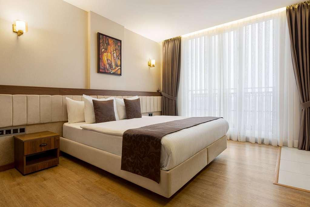 Operla Airport Hotels, Tm Istanbul Room photo